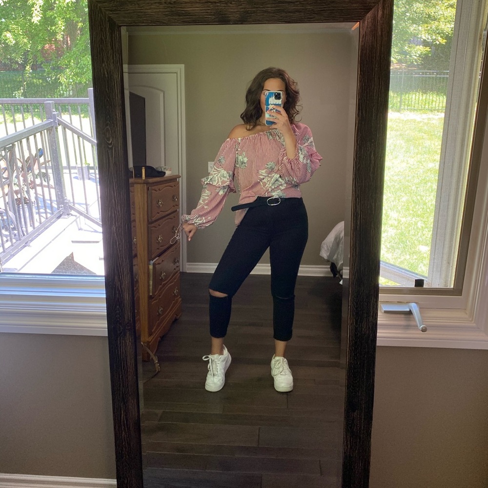 Striped flow top